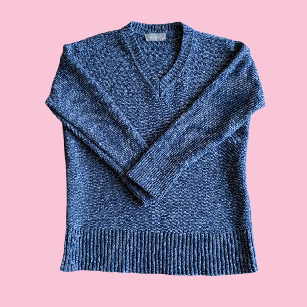 Everlane Link-Stitch V-Neck Sweater in dark blue twist